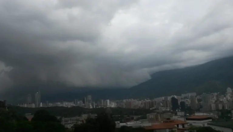 Onda Tropical N.° 2 se aproxima a territorio de Venezuela: pronóstico del Inameh para las próximas horas