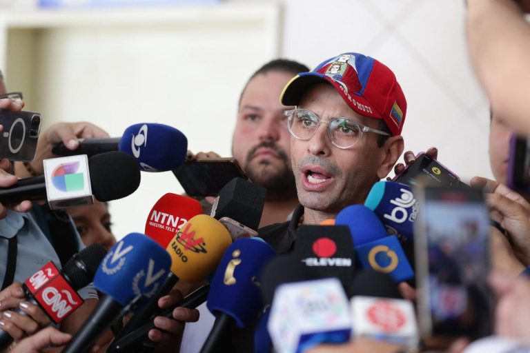 Capriles dice que ganó la abstención y promete oposición al chavismo