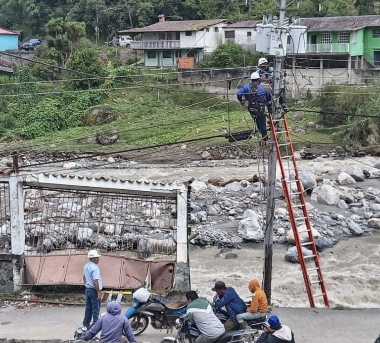 Restablecido servicio eléctrico en siete municipios merideños tras afectaciones por lluvias