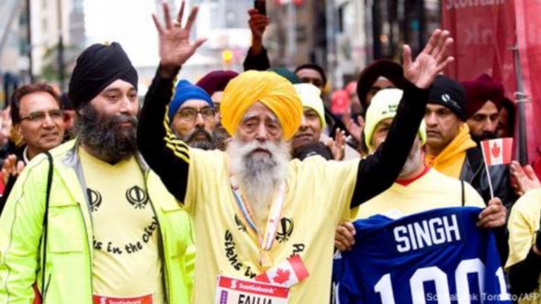 El maratonista más longevo del mundo muere atropellado.