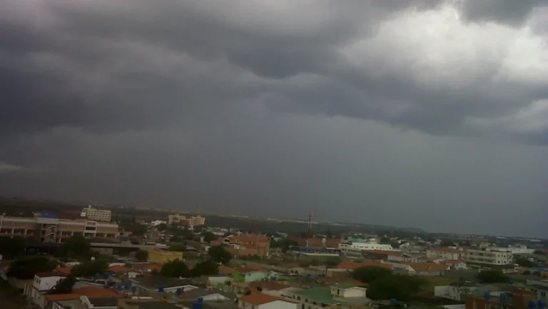 Cielo parcialmente nublado y áreas despejadas en casi toda Venezuela