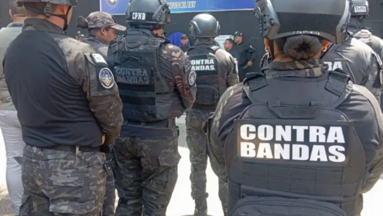 Funcionarios de la Policía Nacional Bolivariana (PNB) lograron atrapar a tres ladrones de la escuela de basket Spartans.