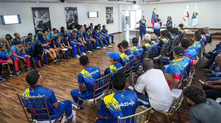 Atletas con discapacidad auditiva continúan talleres de preparación mental