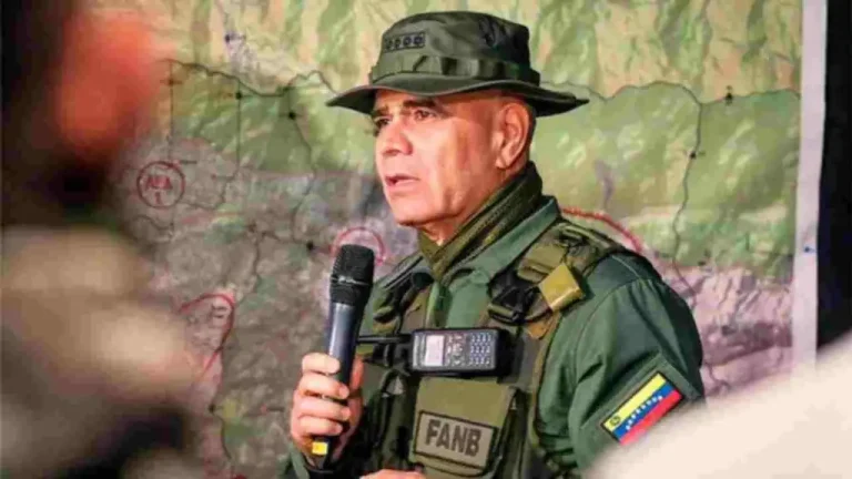Padrino López denuncia incursión aérea de EE.UU. cerca de costas venezolanas
