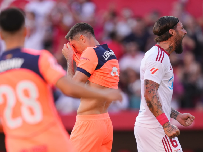 Barcelona cae en partidos seguidos al ser goleado por Sevilla