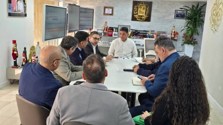 Inician mesas de trabajo con el sector privado para fortalecer el Sistema Eléctrico Nacional